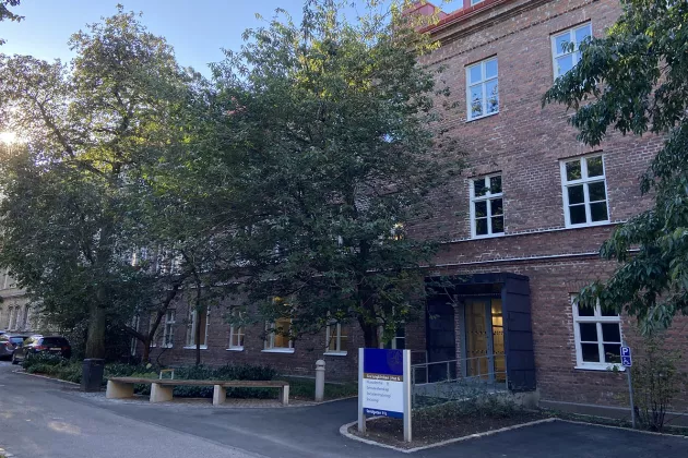 The main entrance to Gamla lungkliniken. Photo: Moa Bejersten
