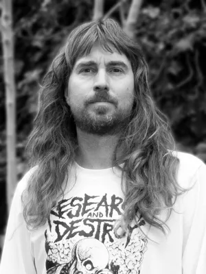 Svartvitt porträtt av Erik Hannerz.